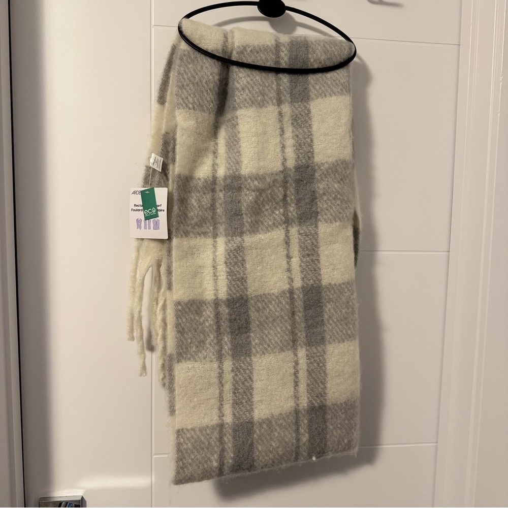 Ardene White and Blue-Gray Plaid Oversized Fluffy/Warm/Soft Scarf - Brand New